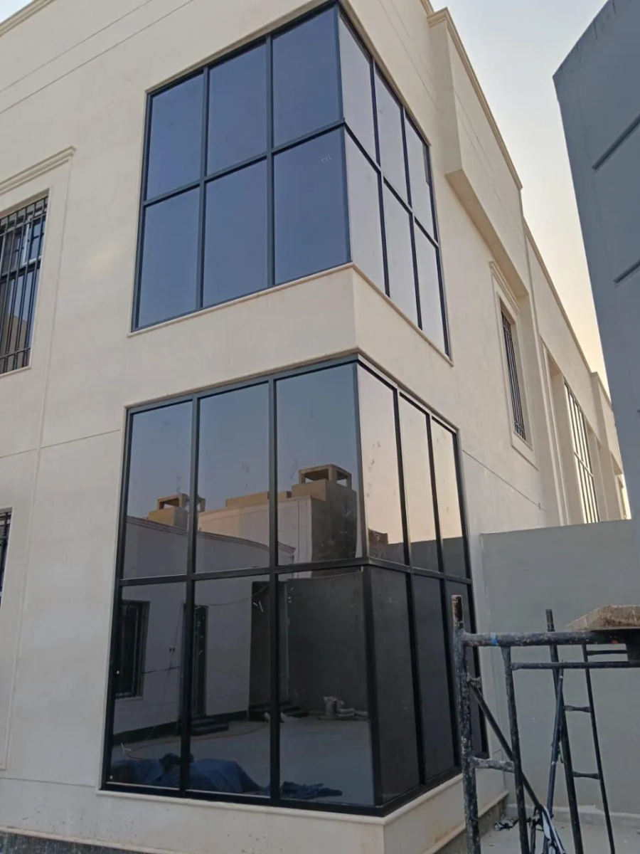 زوايا زجاجية لفيلا