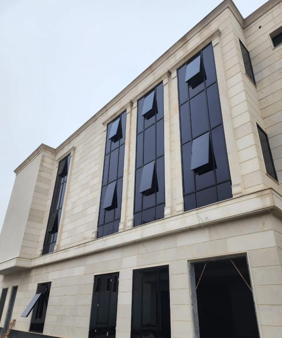 الواجهات والمساحات الخارجية